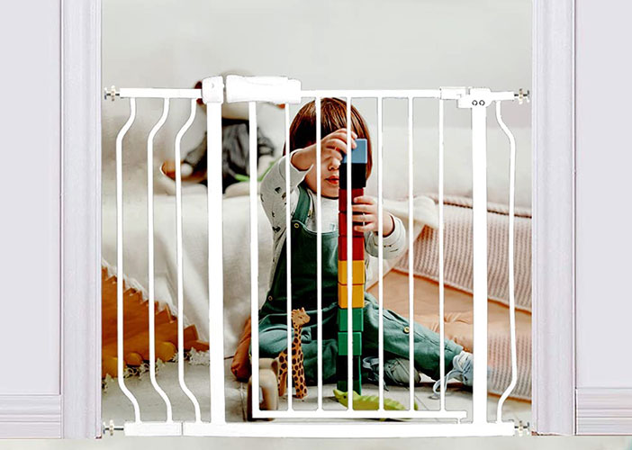 baby gate with door